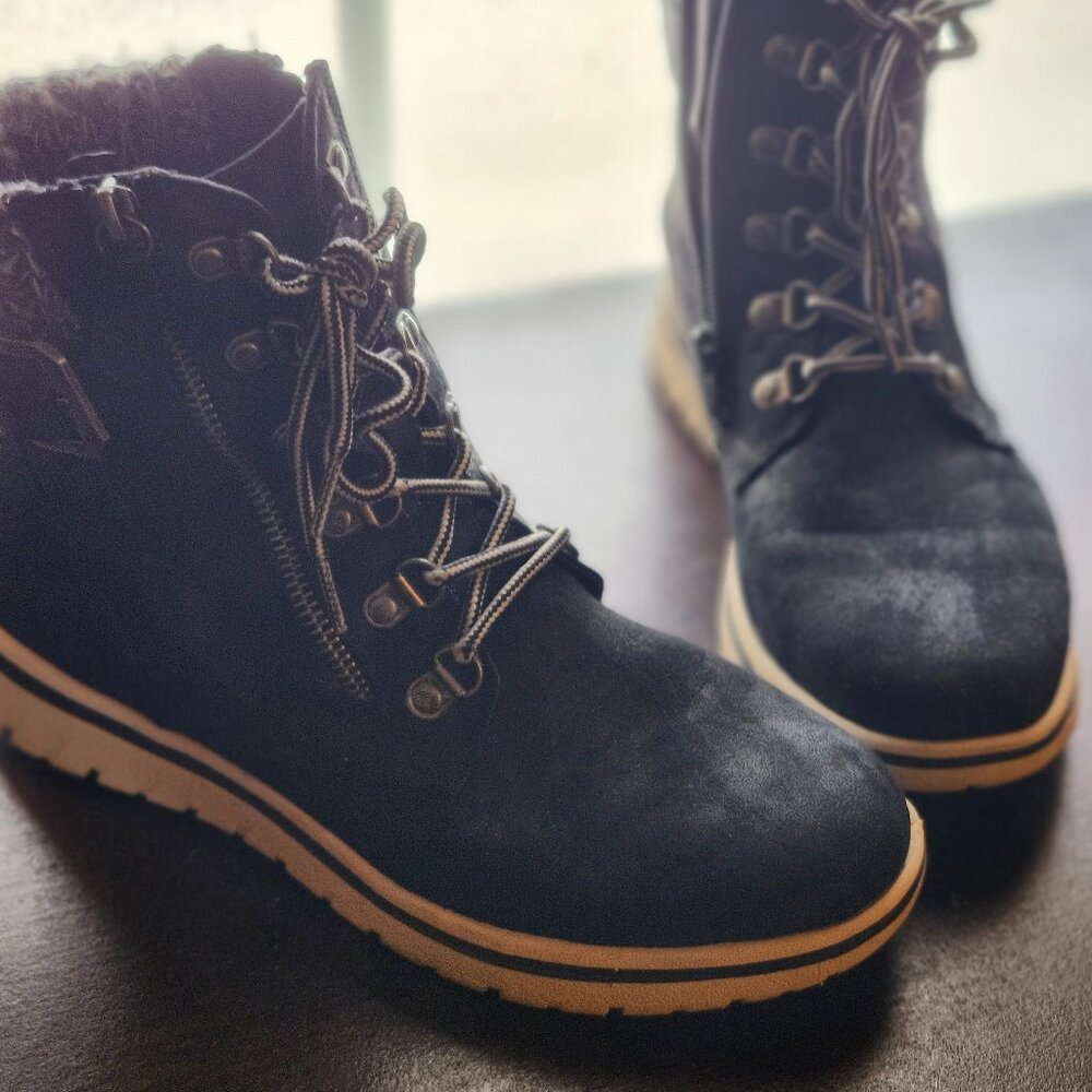 Ladies combat boots